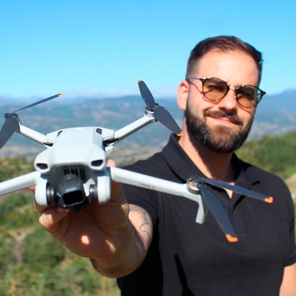 Victor Puyal piloto de drones